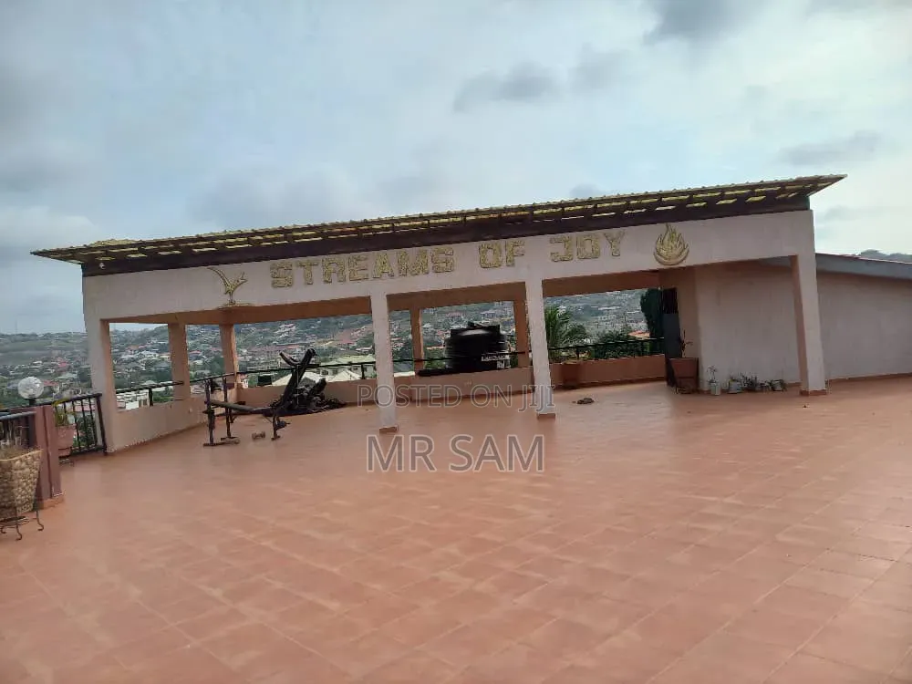 10bdrm House in Tuba To Kokrobitey, Ga South Municipal for rent