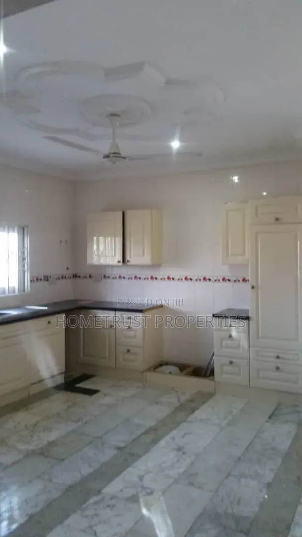5bdrm House in Amasaman Satellite for sale