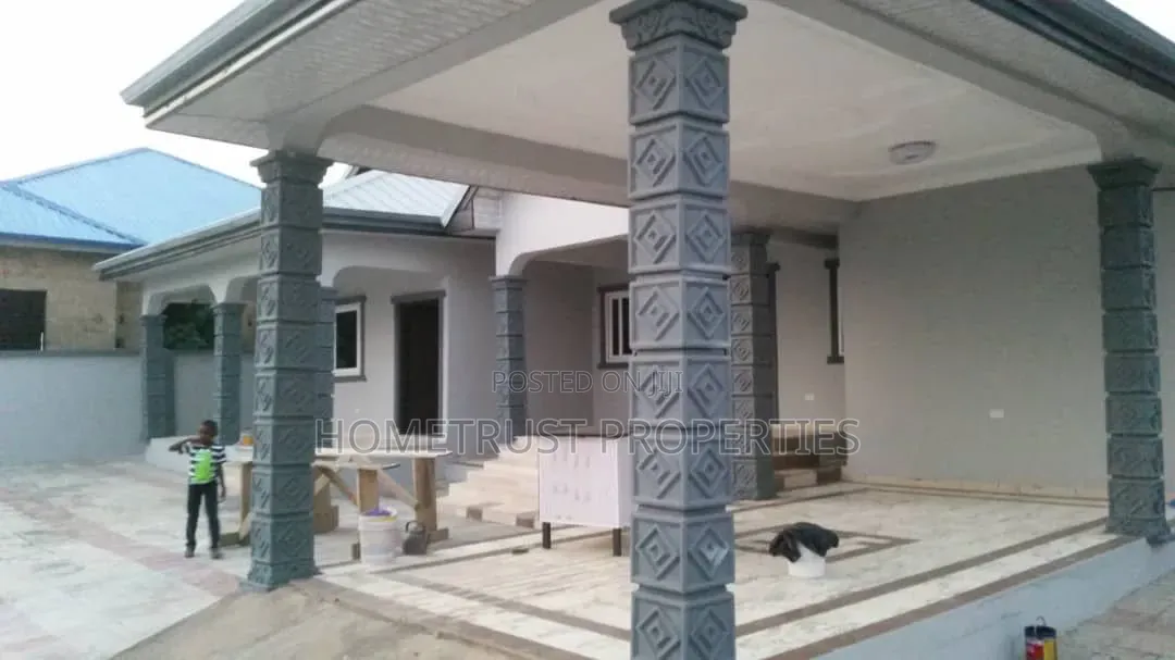 5bdrm House in Amasaman Satellite for sale