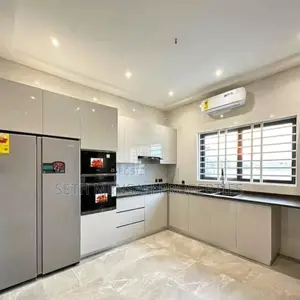 4bdrm House in 4 Bedroom House For for sale