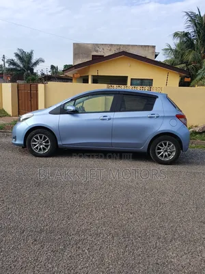 Toyota Vitz 1.3 FWD 3dr 2013 Blue