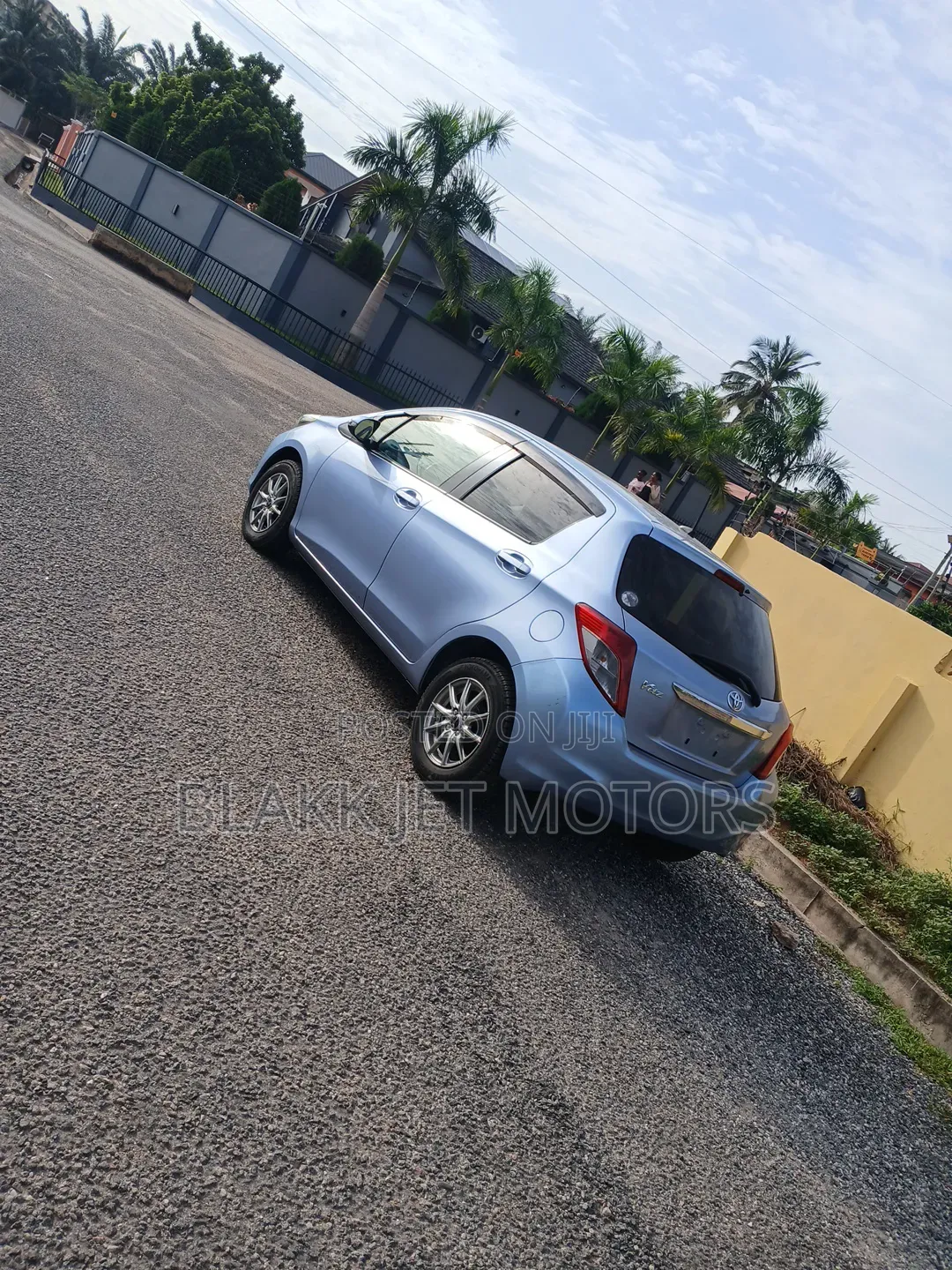 Toyota Vitz 1.3 FWD 3dr 2013 Blue