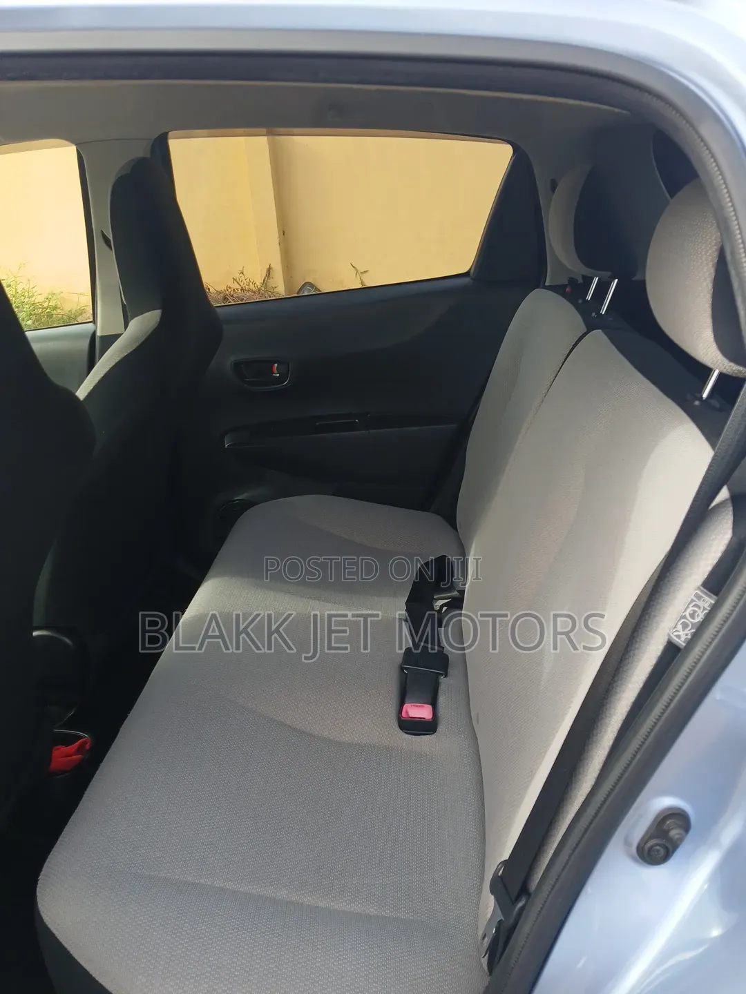Toyota Vitz 1.3 FWD 3dr 2013 Blue