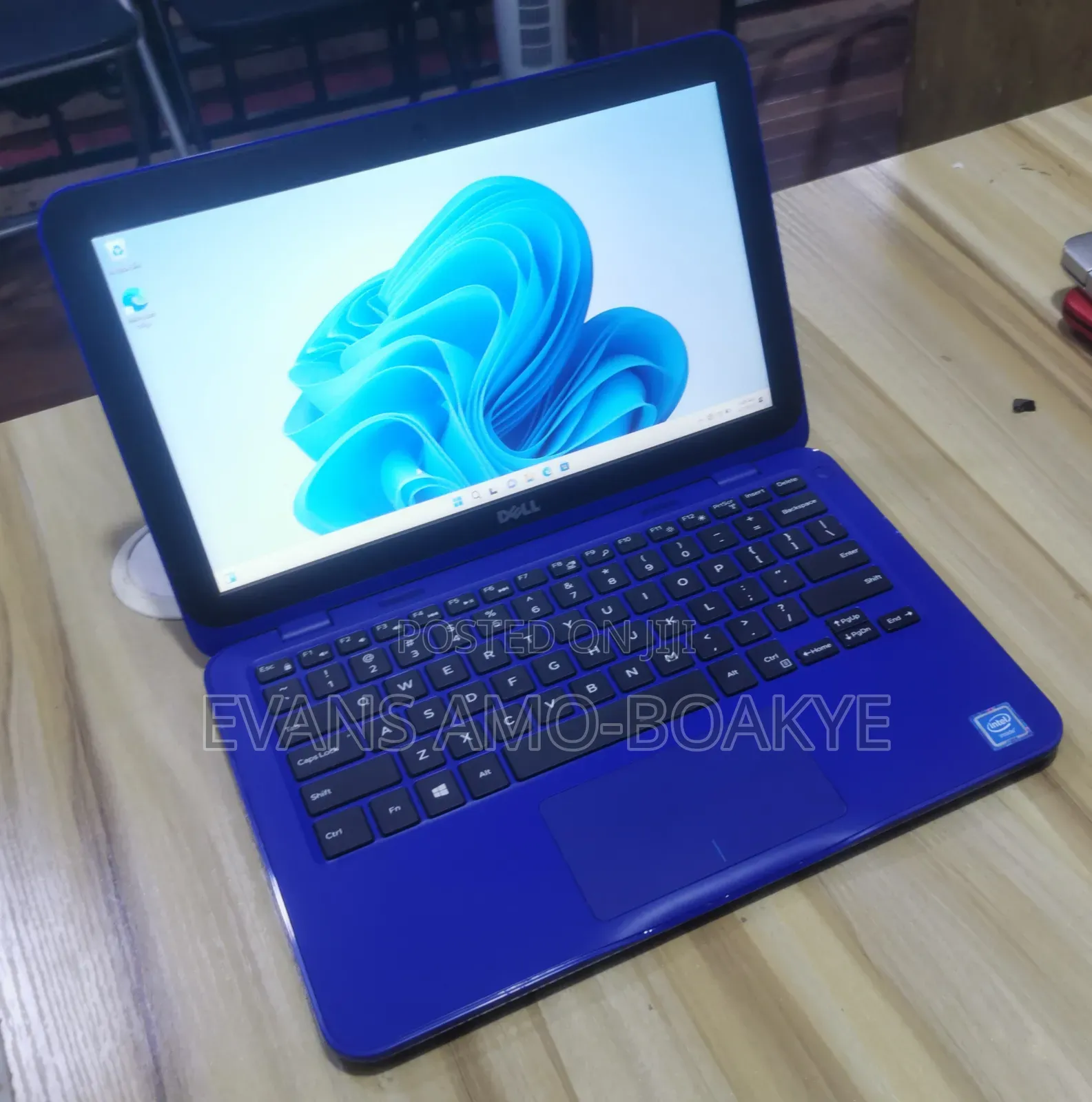 Laptop Dell Inspiron 11 3162 2GB Intel Celeron SSHD+SSD 320GB