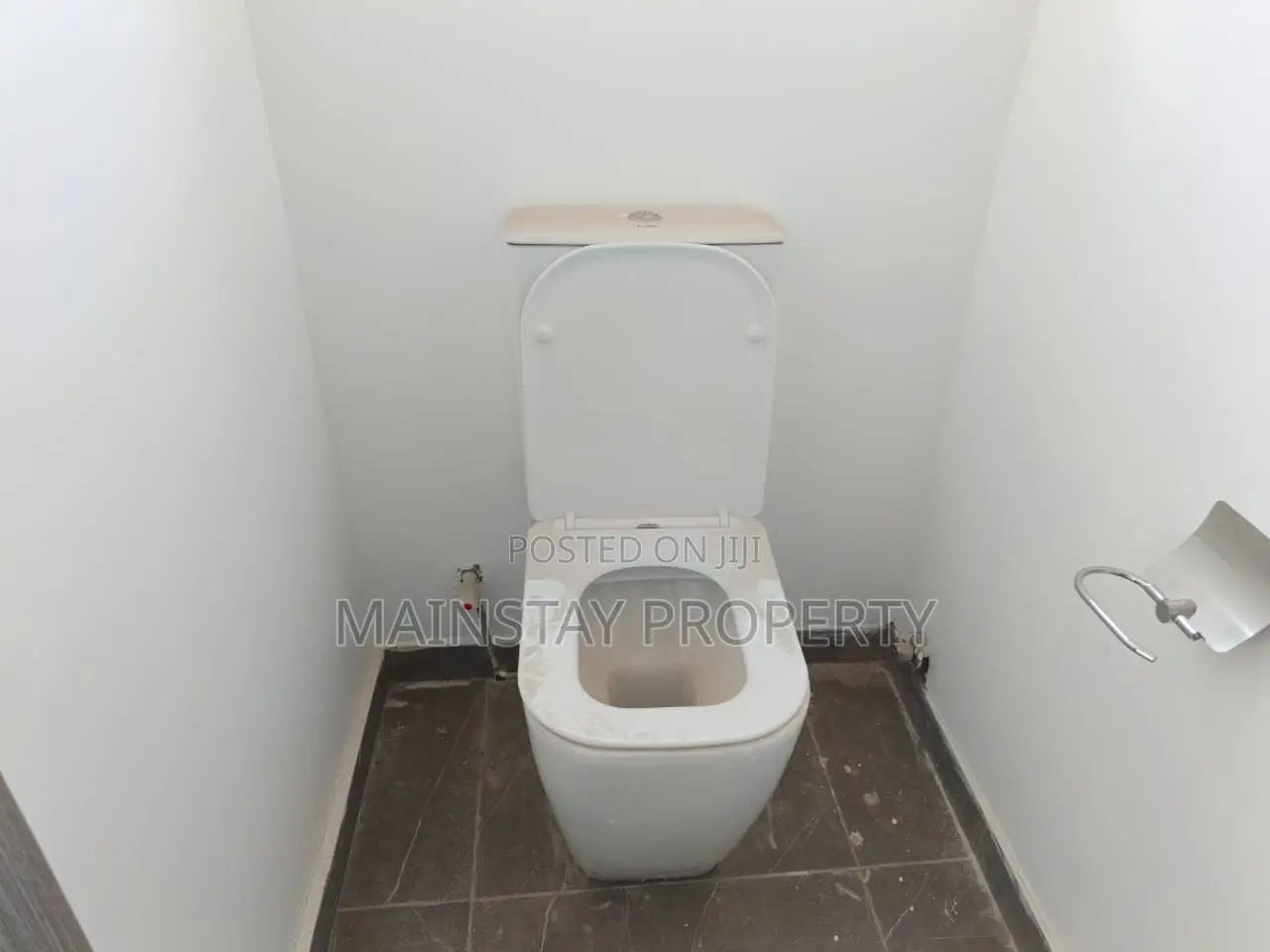 3bdrm Townhouse/Terrace in Mainstay Estates, Tseaddo for sale