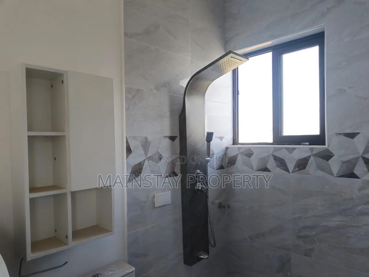 3bdrm Townhouse/Terrace in Mainstay Estates, Tseaddo for sale