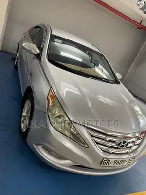 Hyundai Sonata SE 2.0T Sedan FWD (2.0L 4cyl 6A) 2012 Silver