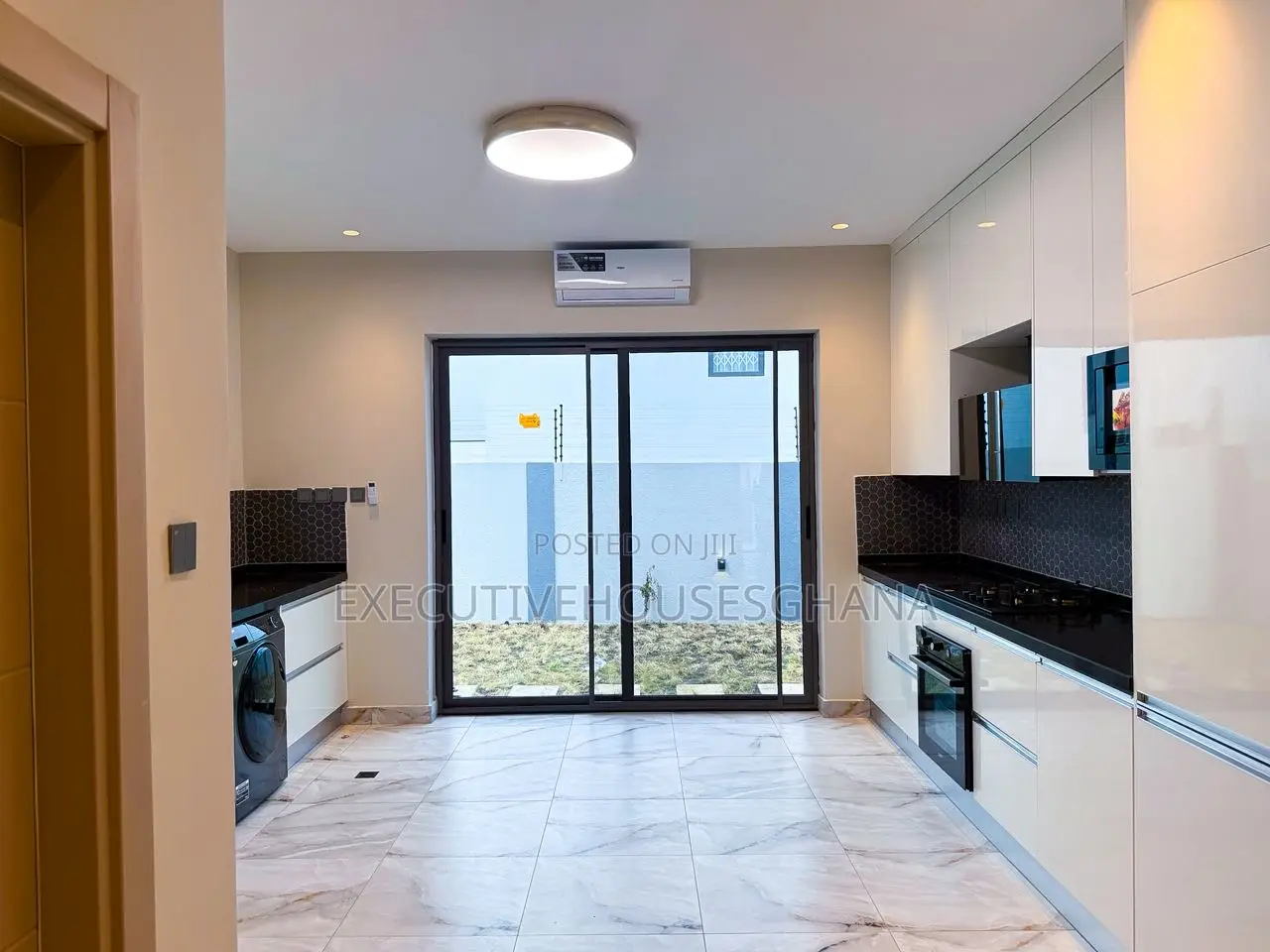 4bdrm House in Ashaley Botwe for sale