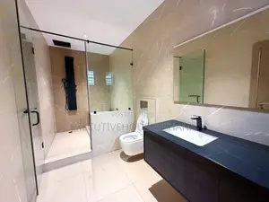 4bdrm House in Ashaley Botwe for sale