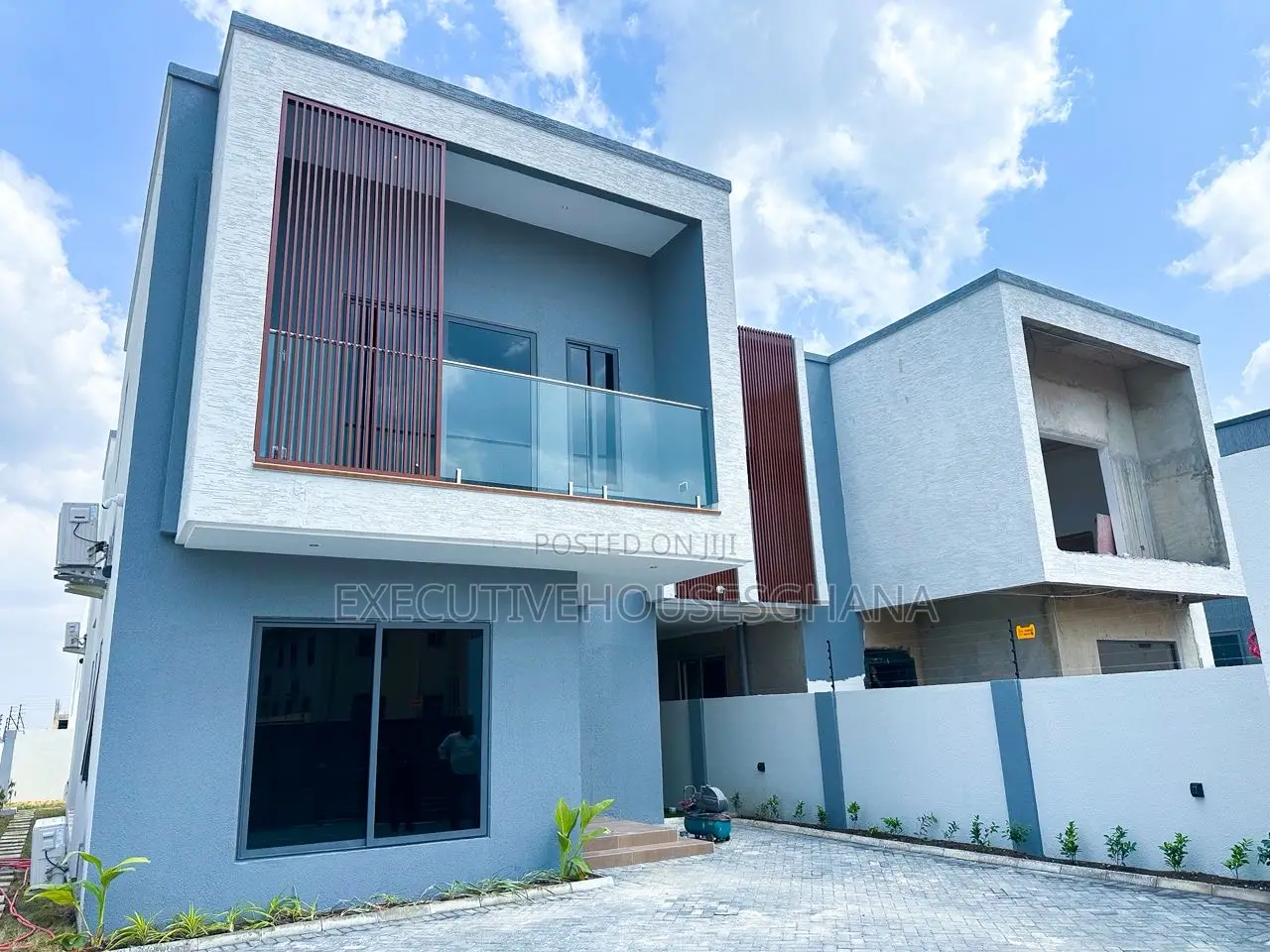 4bdrm House in Ashaley Botwe for sale