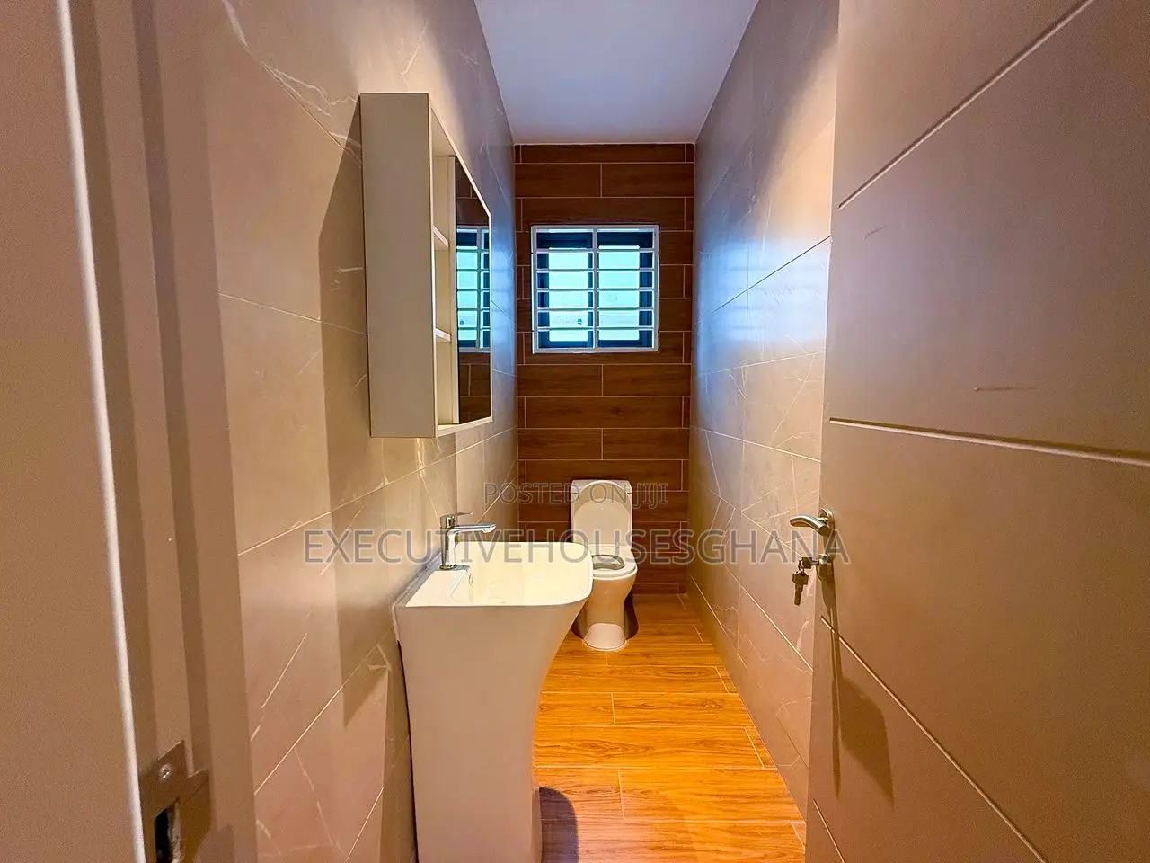 4bdrm House in Ashaley Botwe for sale