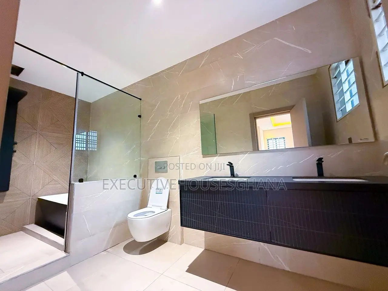 4bdrm House in Ashaley Botwe for sale