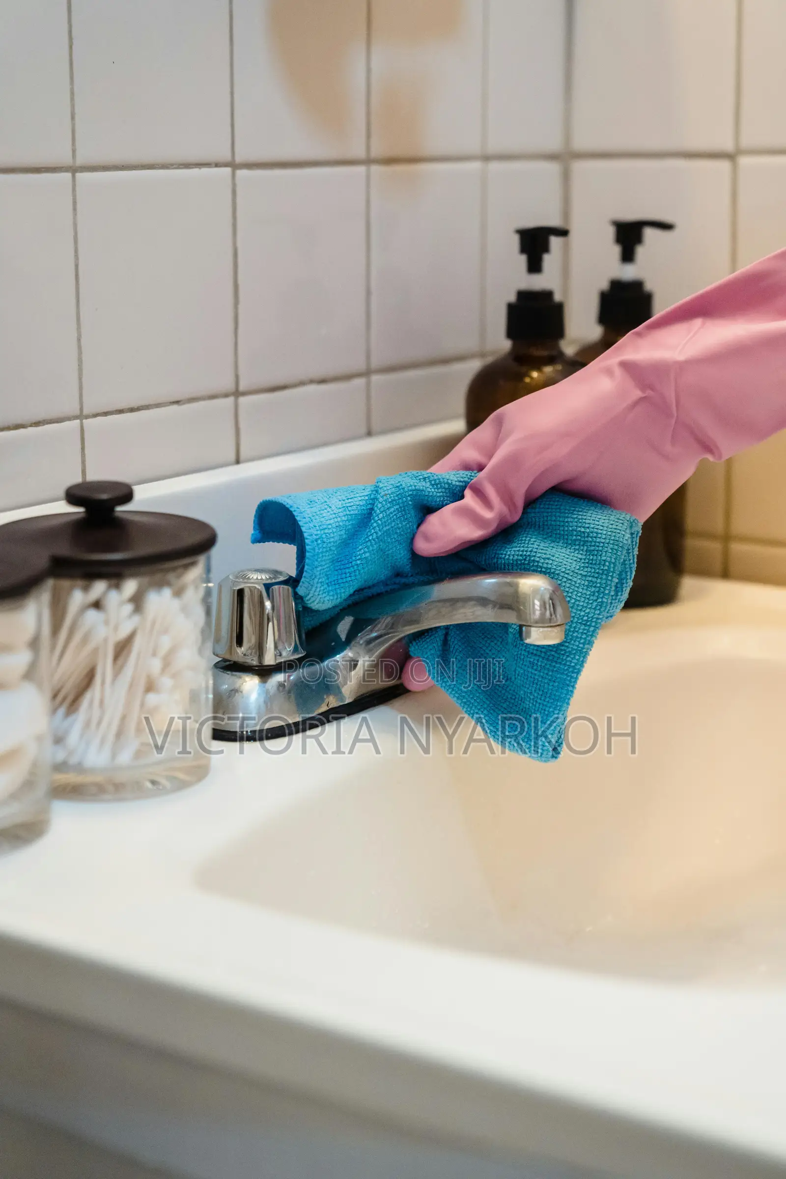 Premium Bathroom Deep Cleaning Tile Stain Removal Services