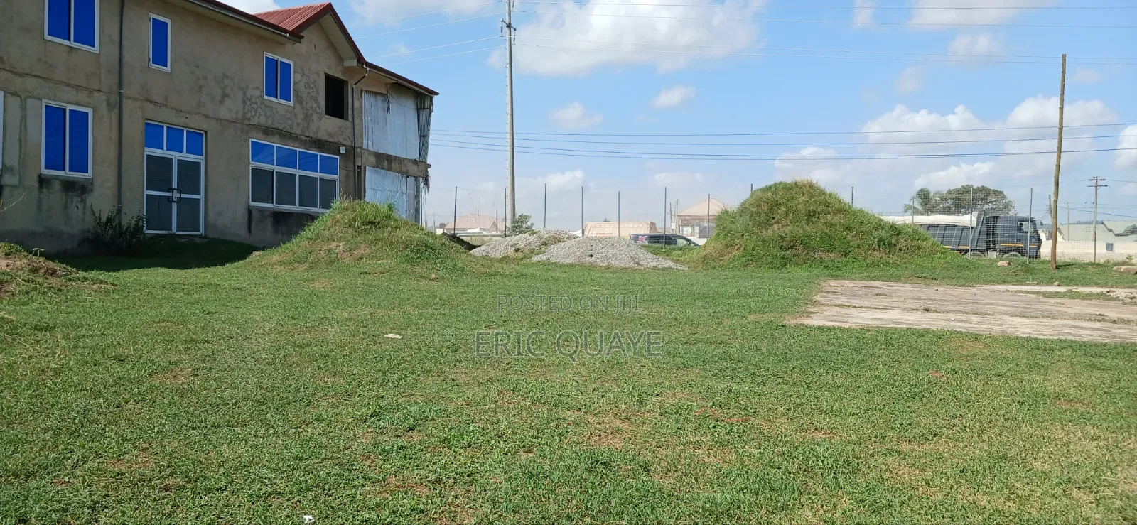 Main Road Property 20 Minutes to Accra Central/Airport for Sale / Rent