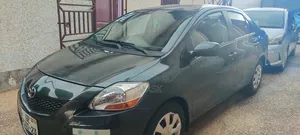 Toyota Yaris Base Sedan 4dr 2010
