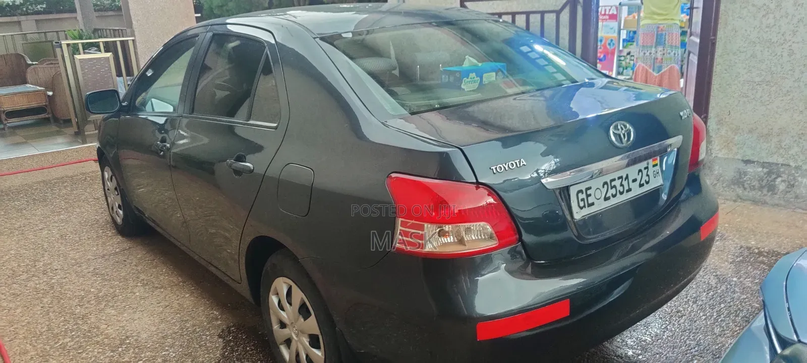 Toyota Yaris Base Sedan 4dr 2010