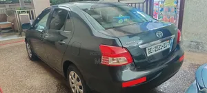 Toyota Yaris Base Sedan 4dr 2010