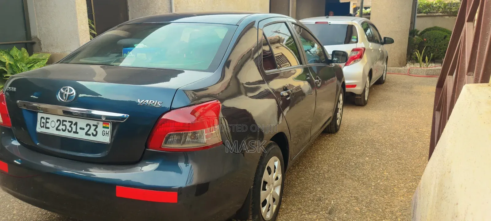 Toyota Yaris Base Sedan 4dr 2010