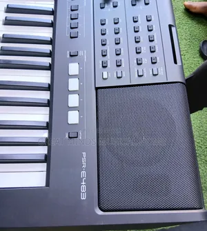Yamaha PSR E483 Professional Keyboard