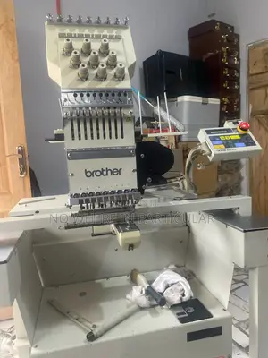 Single-head Industrial Embroidery Machi