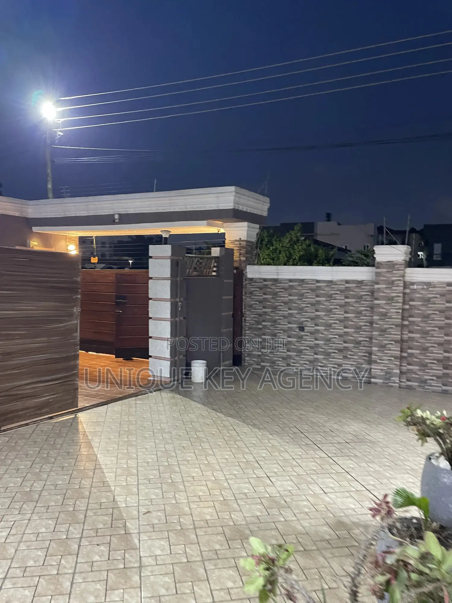 4bdrm Apartment in Unique Key Agency, Tesano for rent