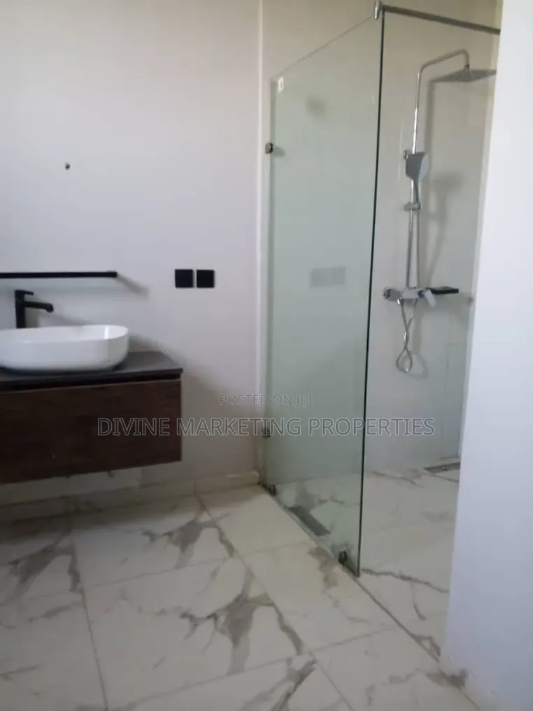 3bdrm House in Sonitra, Amasaman for sale