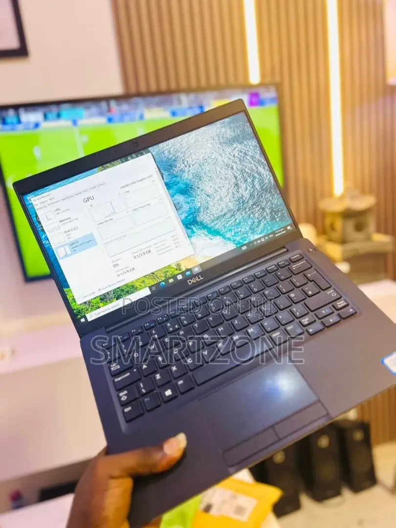 Laptop Dell Latitude 7390 8GB Intel Core i7 SSD 256GB