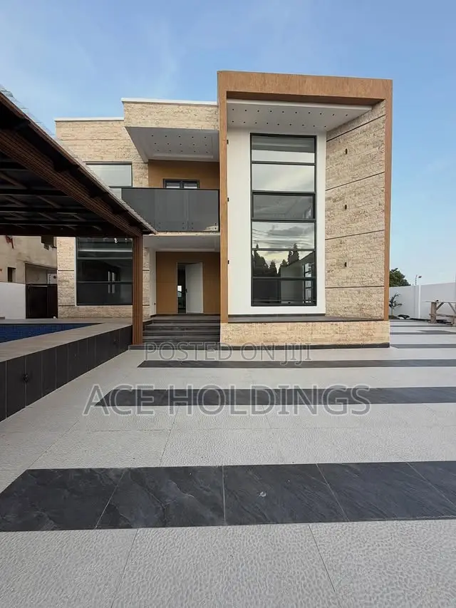 5bdrm Mansion in East Legon for sale