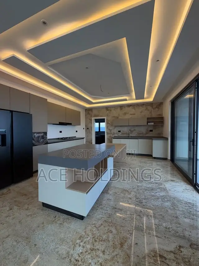 5bdrm Mansion in East Legon for sale