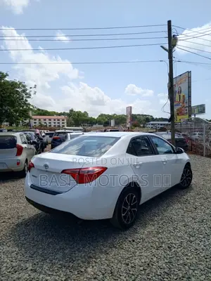 Toyota Corolla LE 4dr Sedan (1.8L 4cyl CVT) 2017 White