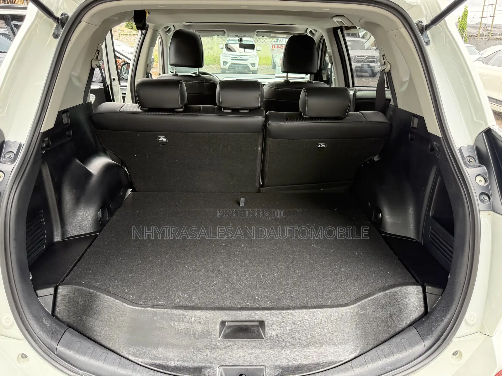 Toyota RAV4 Limited AWD 2019 White