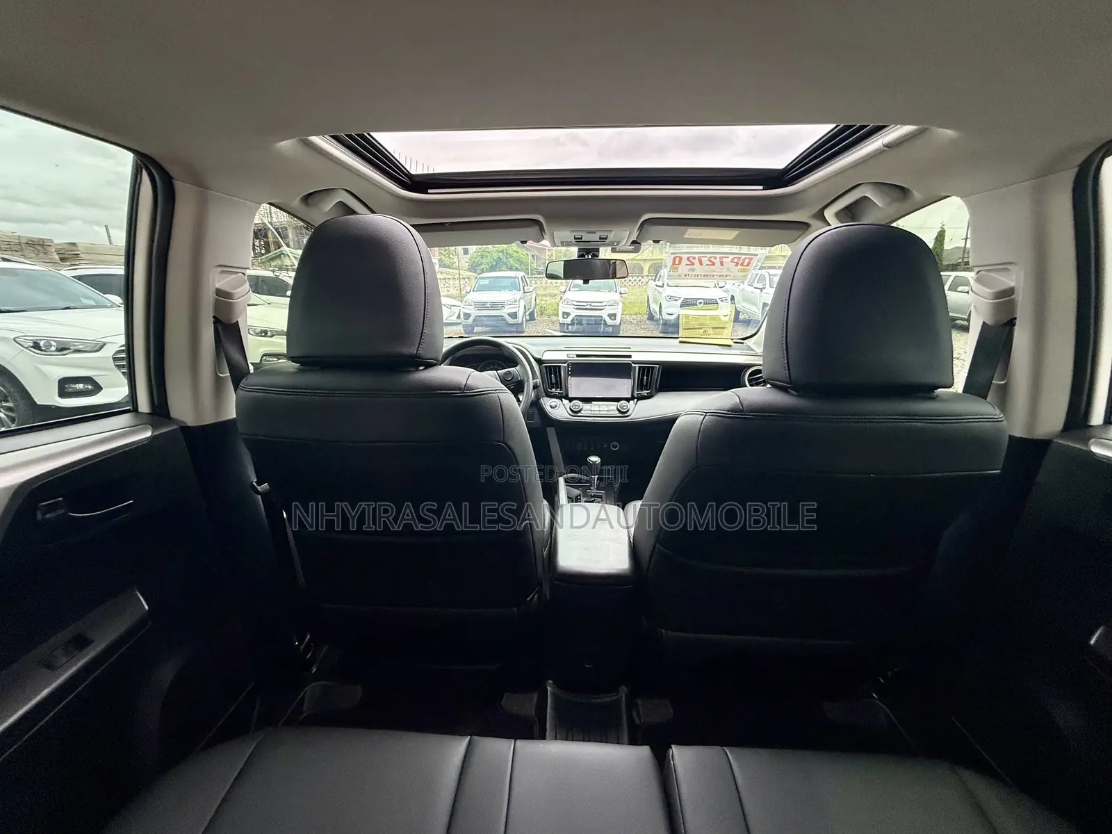 Toyota RAV4 LE 4dr SUV (2.5L 4cyl 6A) 2018 White