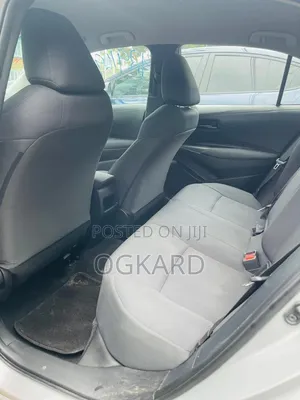 Toyota Corolla LE 2022 Silver