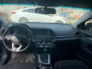 Hyundai Elantra Limited 2019 Blue