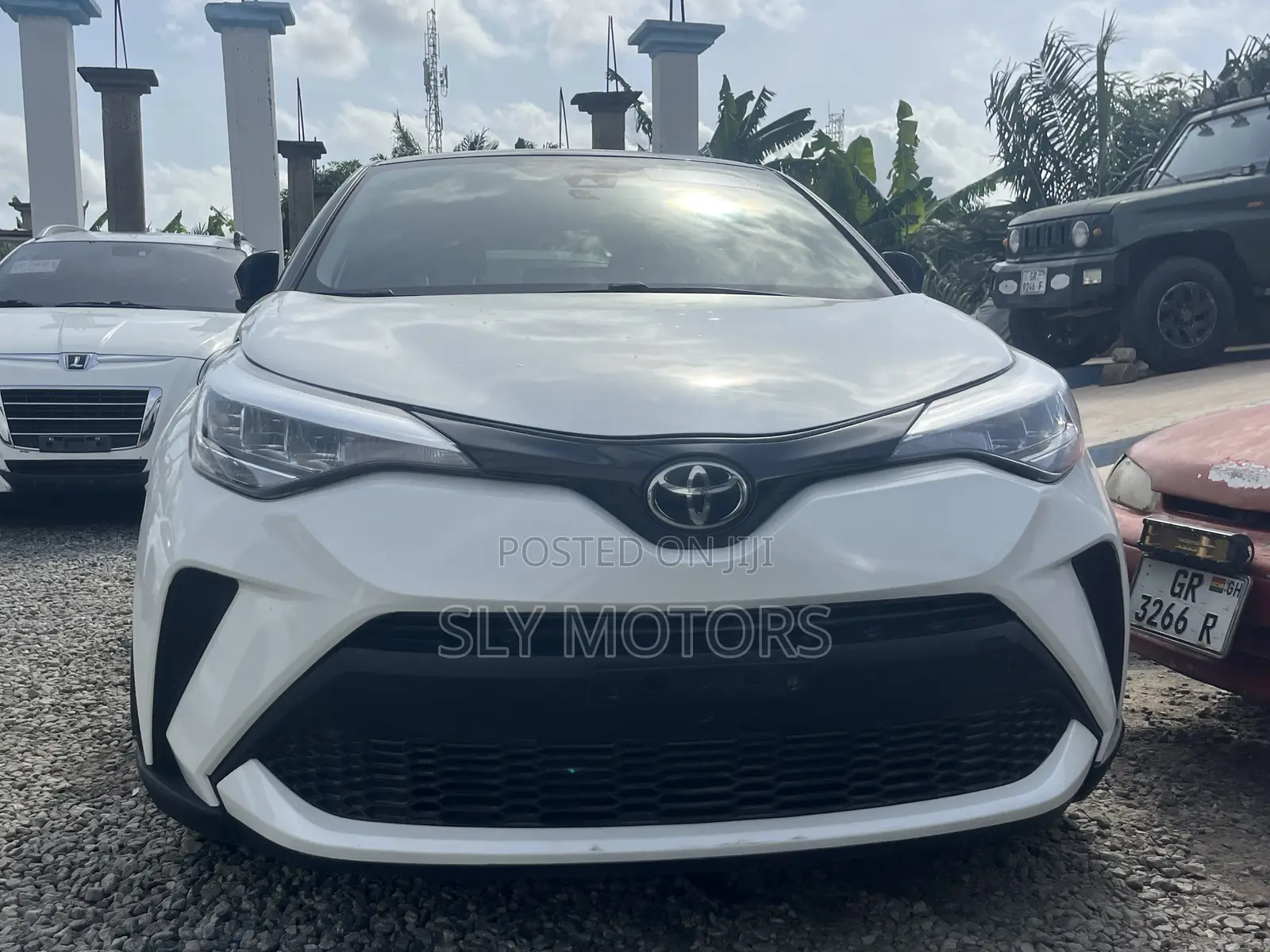 Toyota C-HR LE FWD 2020 White