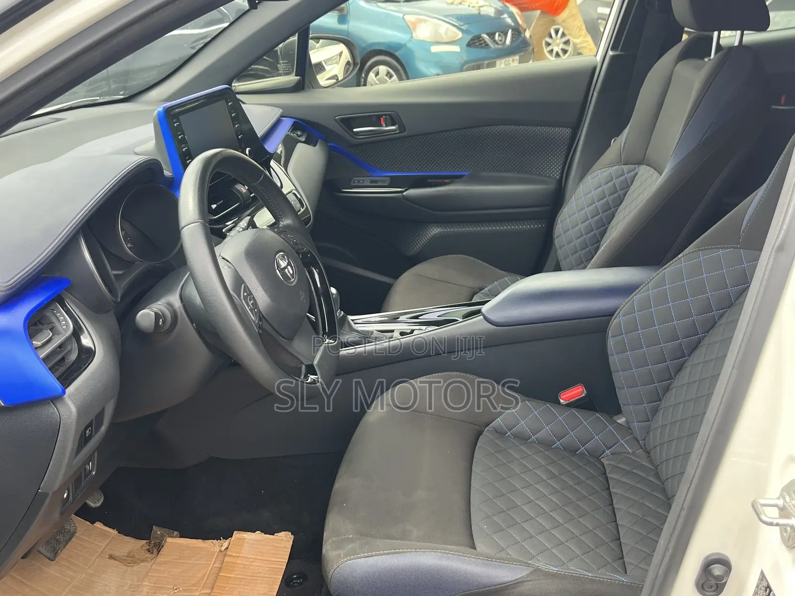 Toyota C-HR LE FWD 2020 White