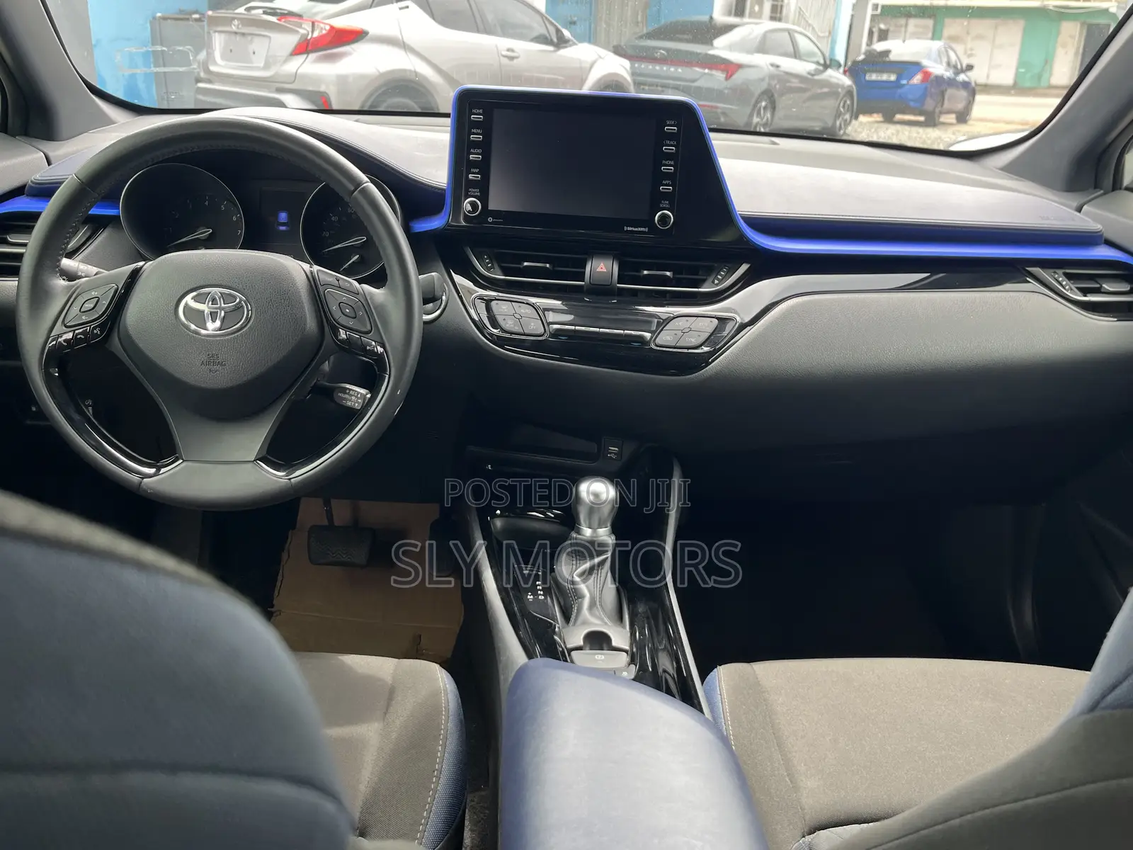 Toyota C-HR LE FWD 2020 White