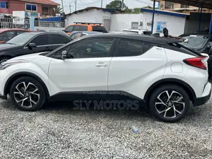 Toyota C-HR LE FWD 2020 White