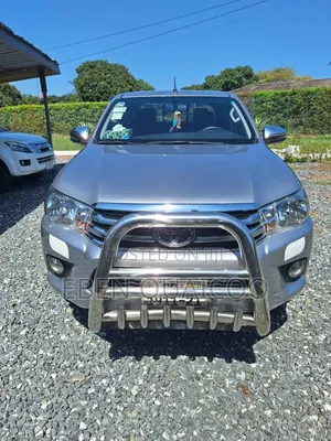 Toyota Hilux 2020 Silver