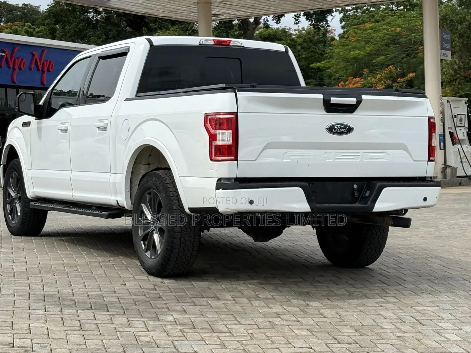 Ford F-150 Lariat 4x4 SuperCab Styleside 8 ft. box 163 in. WB 2018