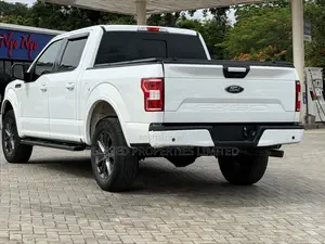 Ford F-150 Lariat 4x4 SuperCab Styleside 8 ft. box 163 in. WB 2018