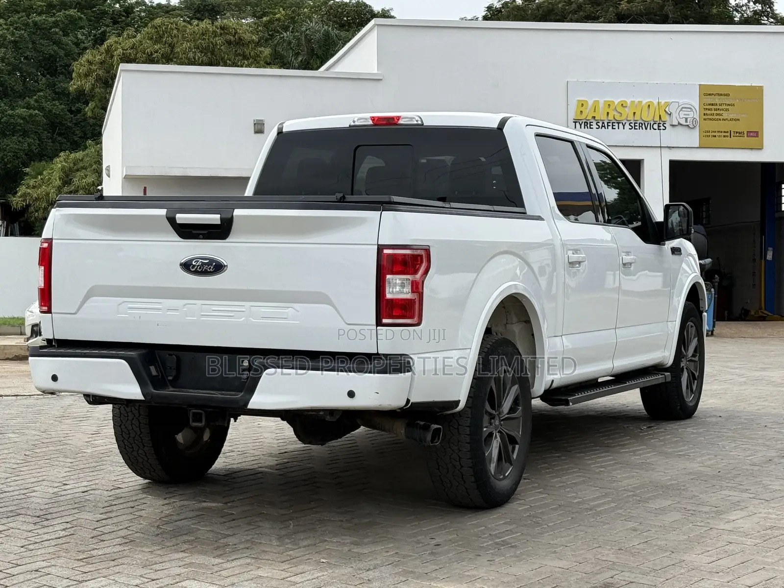Ford F-150 Lariat 4x4 SuperCab Styleside 8 ft. box 163 in. WB 2018