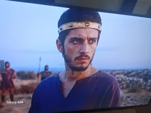 Samsung 43” Smart Tv With Sleek Modern Design