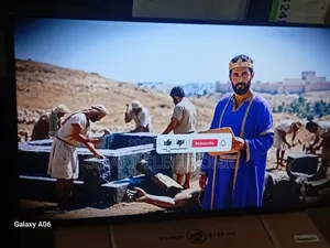 Samsung 43-Inch Modern Smart Television With Sharp Resolution