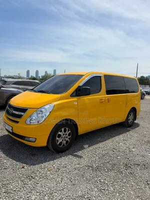 Hyundai Starex 2015 Yellow