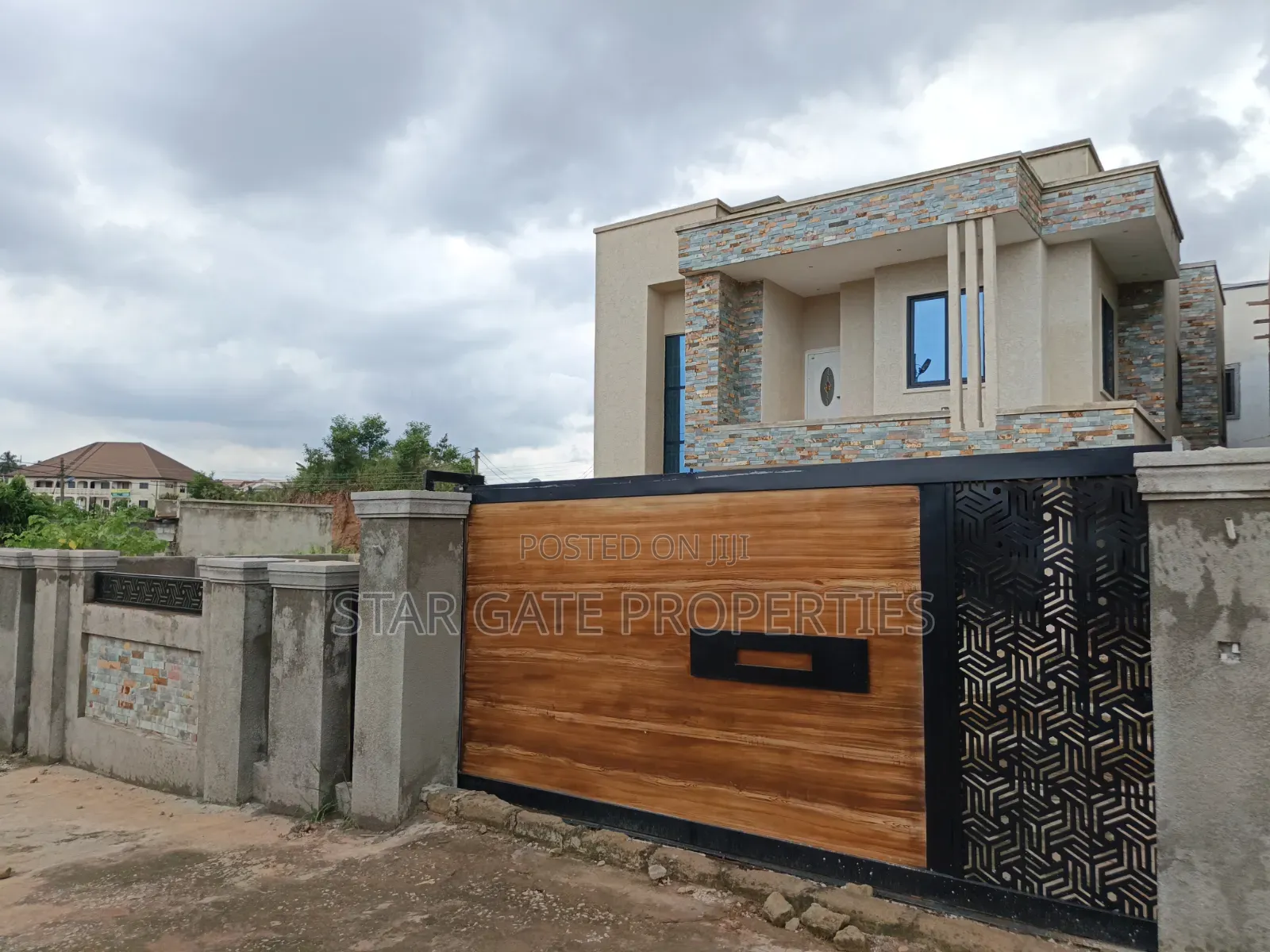 4bdrm House in Santasi Brofoyedu, Kumasi Metropolitan for sale