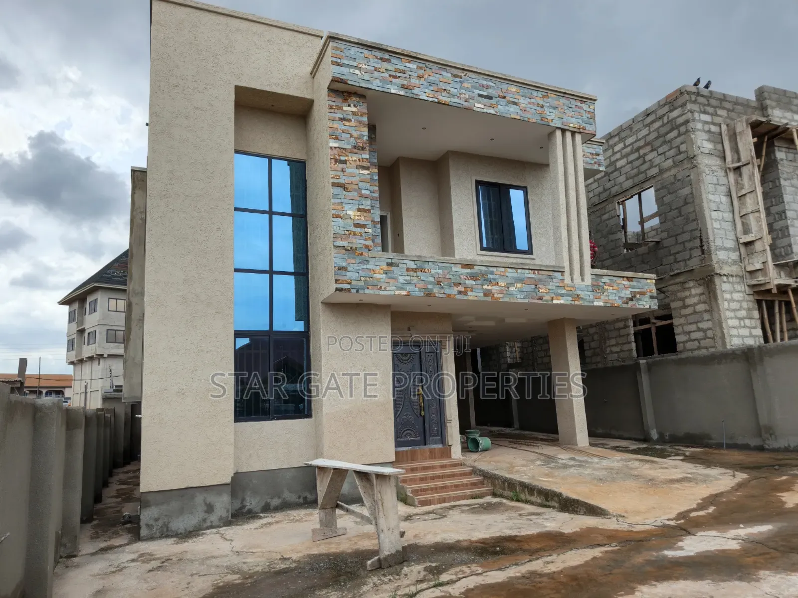 4bdrm House in Santasi Brofoyedu, Kumasi Metropolitan for sale