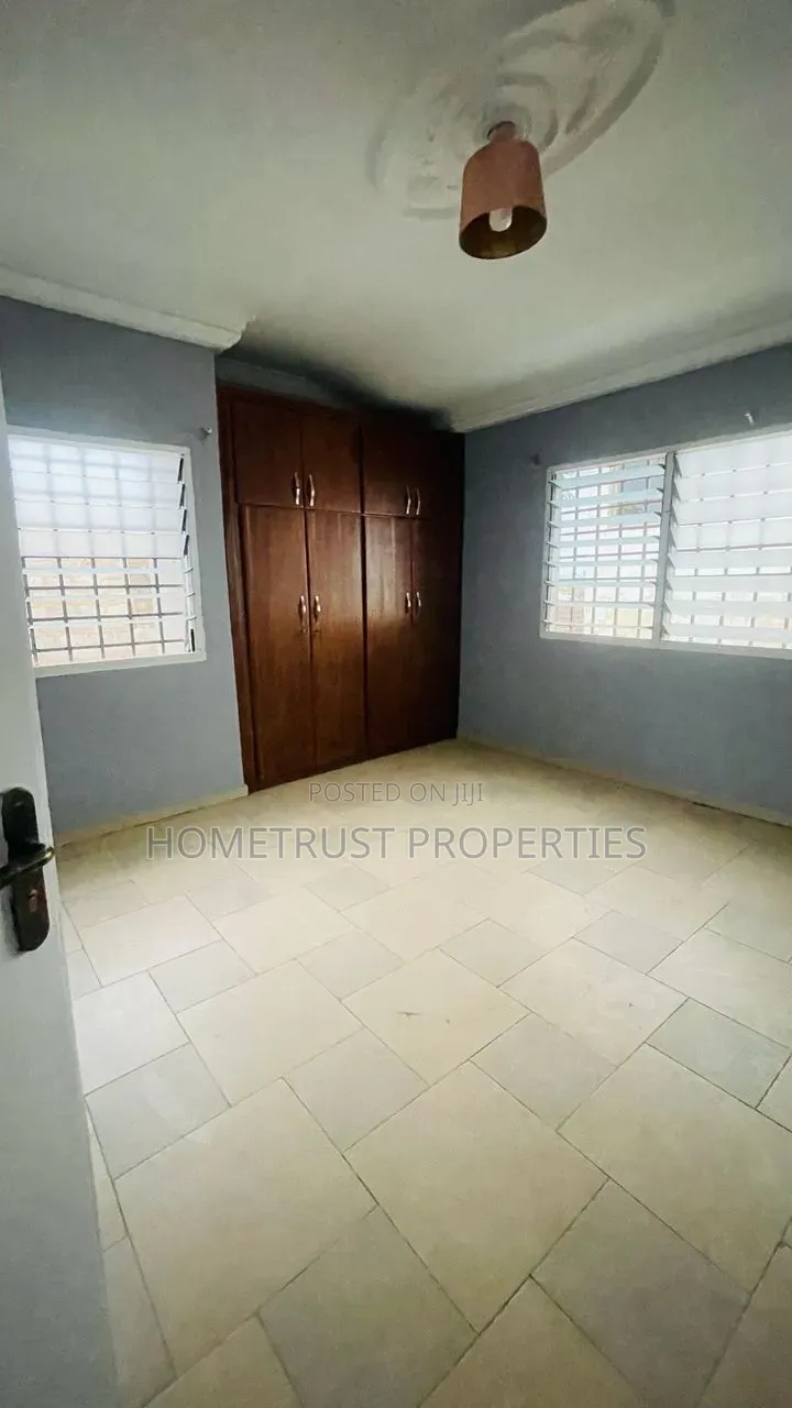 6bdrm House in Kwabenya Acp for rent