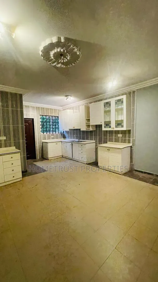 6bdrm House in Kwabenya Acp for rent