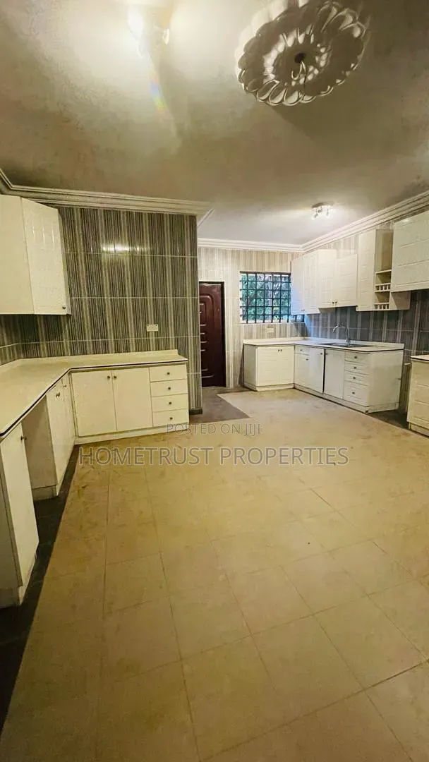 6bdrm House in Kwabenya Acp for rent